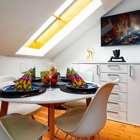 Golden River Apartment Прага Экстерьер фото