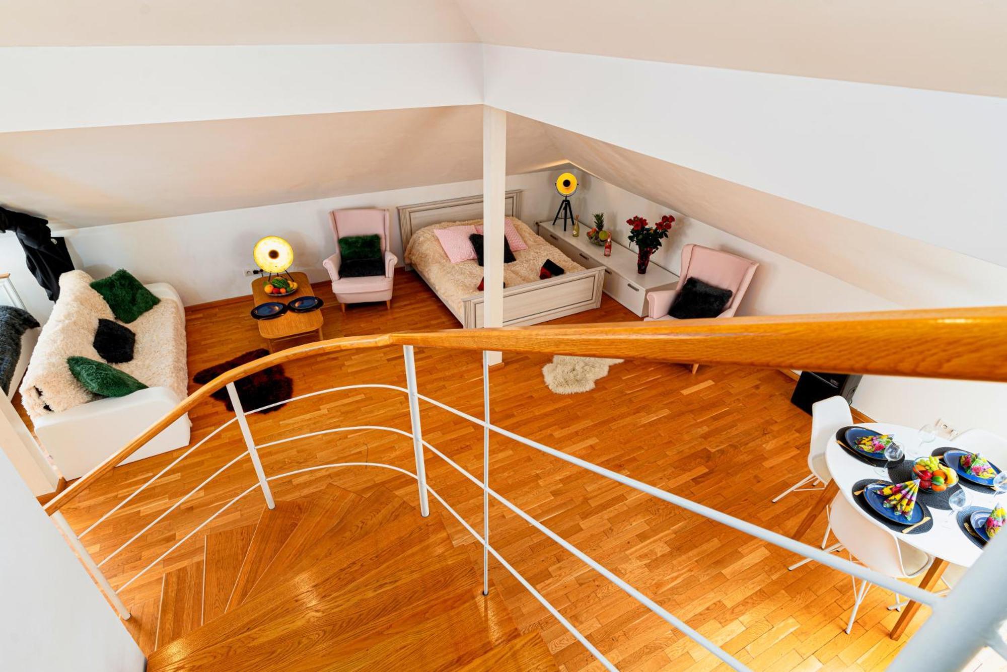 Golden River Apartment Прага Экстерьер фото