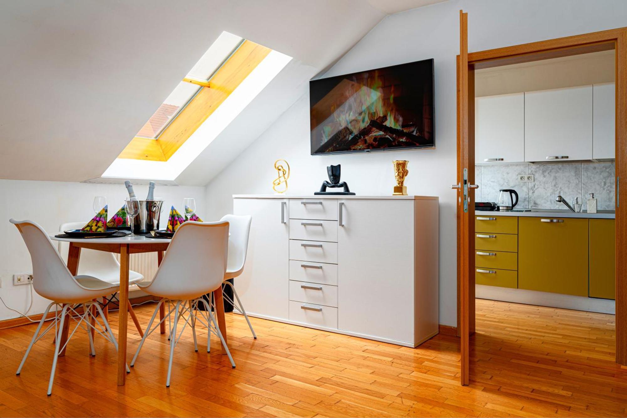 Golden River Apartment Прага Экстерьер фото